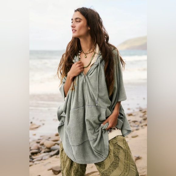 Free People Tops - 🆕Free People Beach Love Zip-Up Poncho in Blue Surf Combo. NWT.